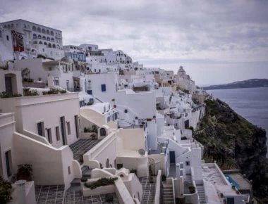 Ξυλοκόπησαν τον μοναδικό υπάλληλο της Πολεοδομίας σε έξι νησιά!